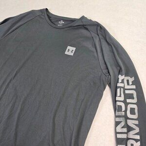 Under Armour XL Long Sleeve Gray Graphic Shirt